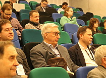 Klausytojai klausosi pranešimo Klausytojai klausosi pranešimo